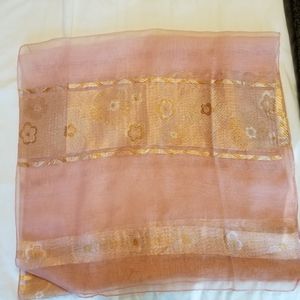 Scarf with flower detail